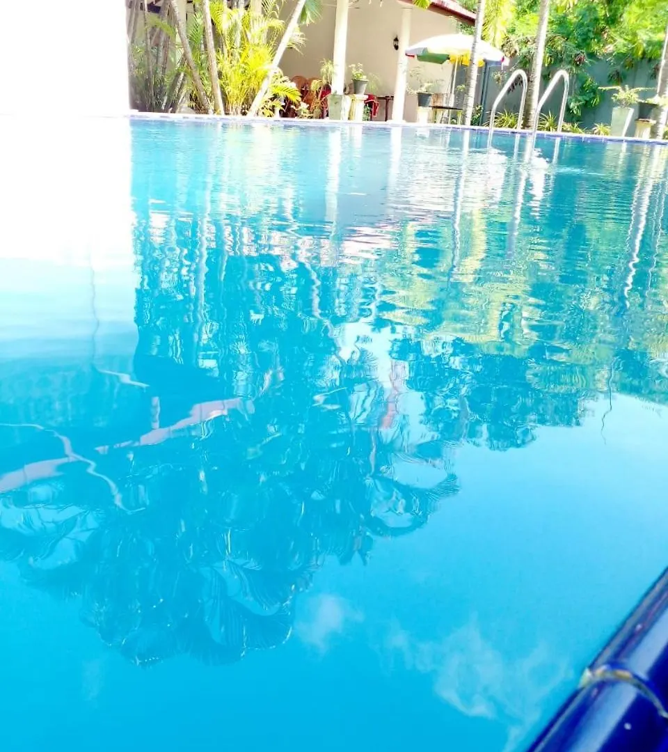 Blue Bell Hotel Negombo